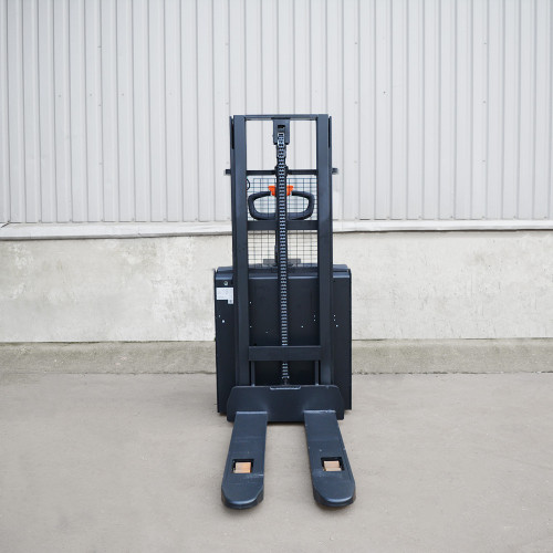 Самоходный штабелер OXLIFT BX1532E 3200 мм 1500 кг с платформой для оператора